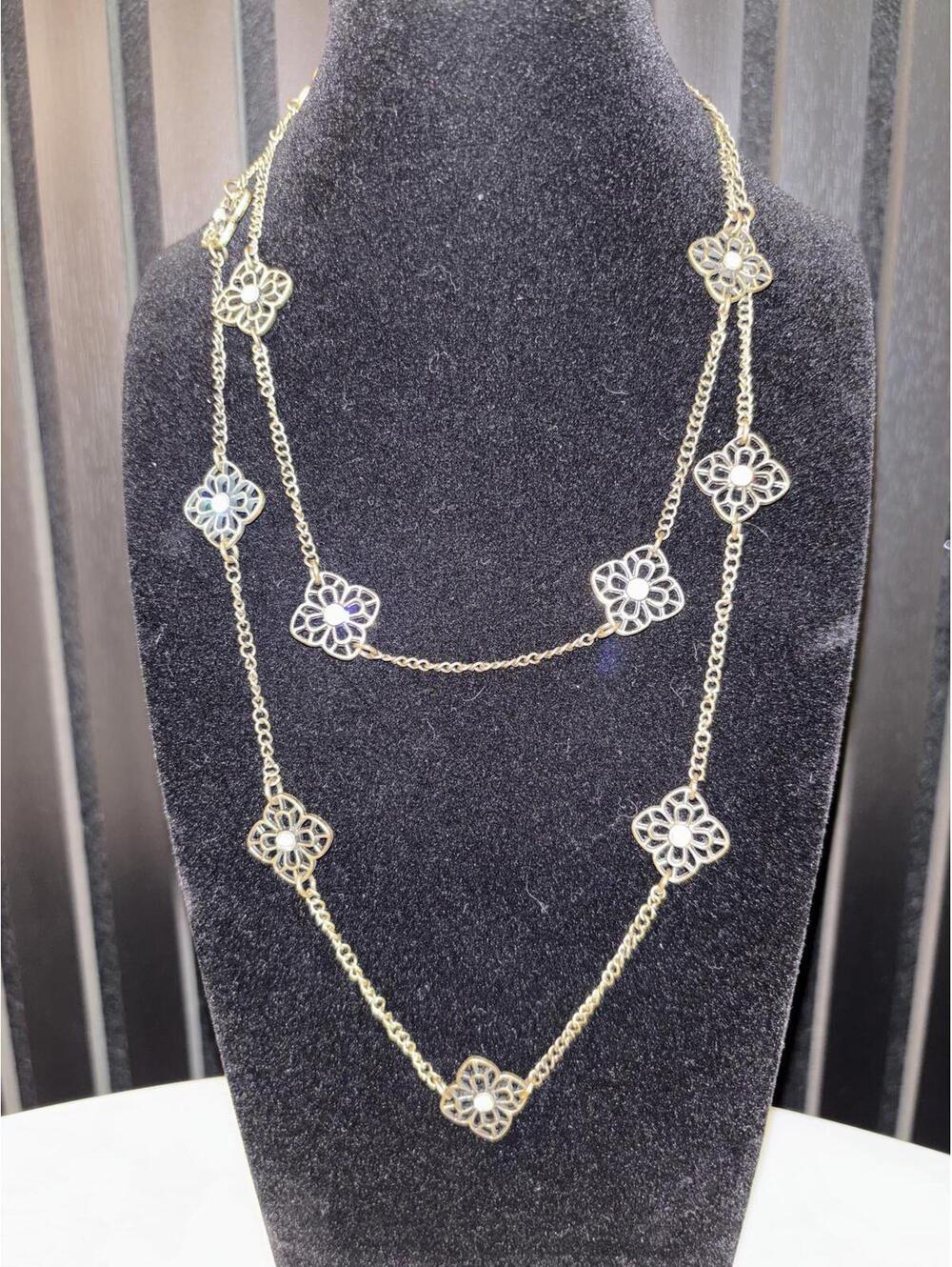 Elegant Gold-Tone Floral Pendant Necklace